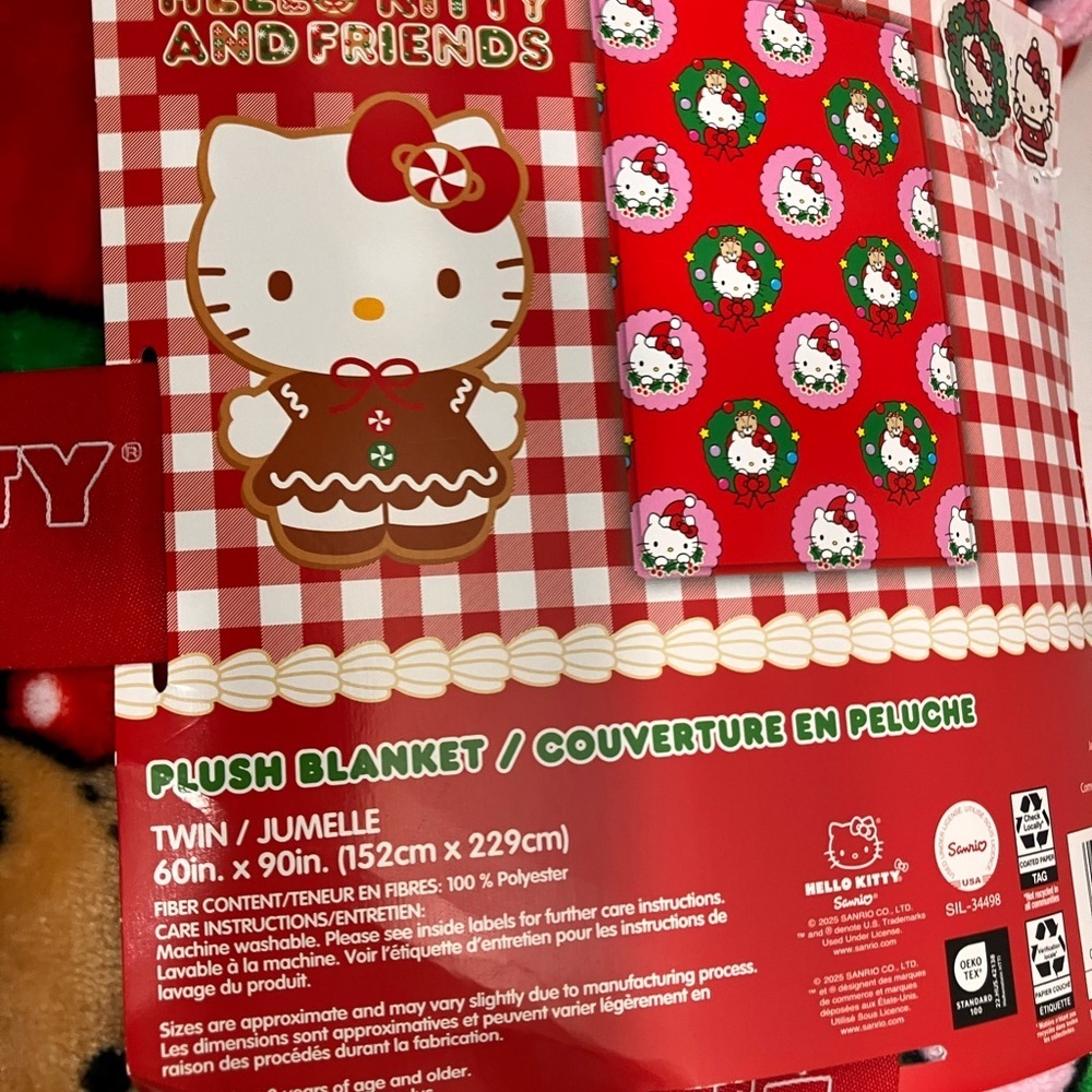 Hello Kitty Plush Blanket NEW - Picture 4 of 8